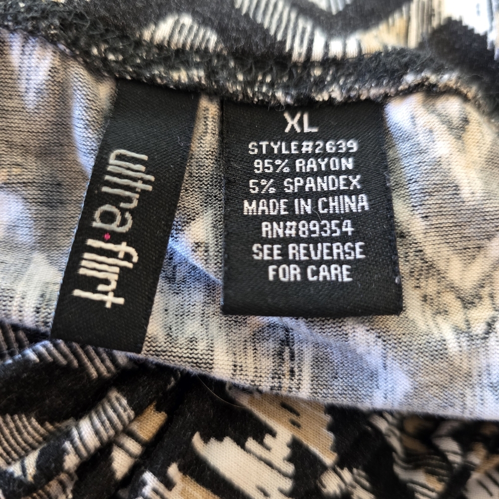 VTG Ultra Flirt Black, Cream, & White Aztec A-Line Maxi Skirt Size XL - Picture 9 of 9